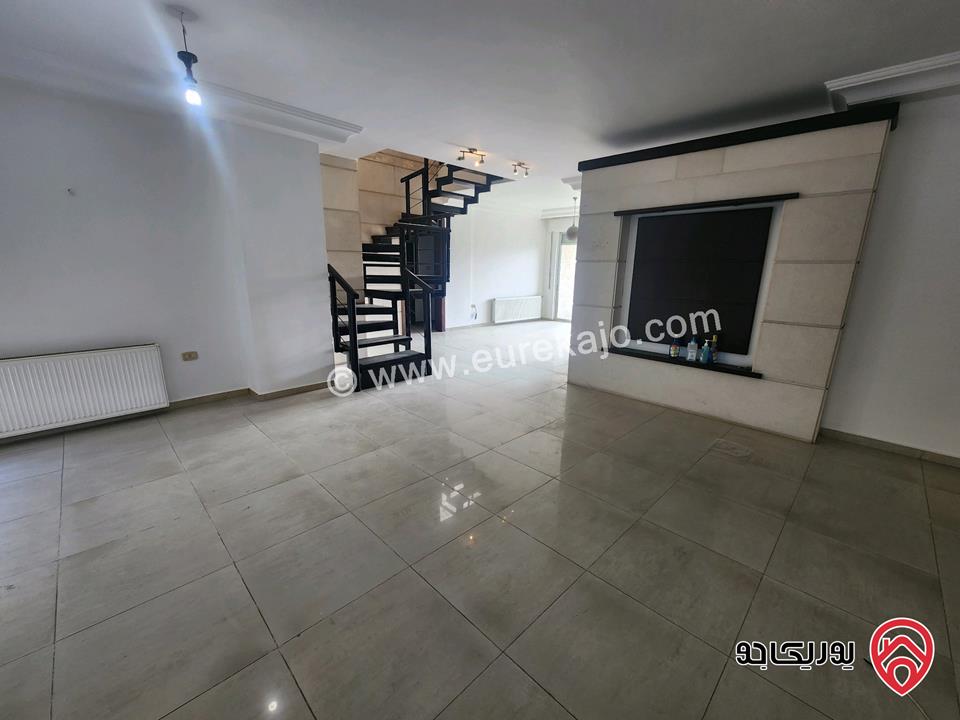 شقة مساحة 200م طابق ثالث للبيع في عمان - الشميساني 