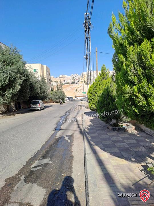 شقة طابق شبه ارضي مساحة 143م داخلي و 50م خارجي للبيع في عمان - أم نوارة