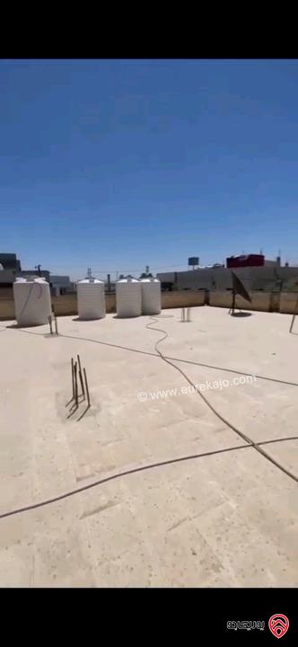 بيت مساحة 240م على ارض 457م للبيع في الرصيفة حي الرشيد بسعر لقطة