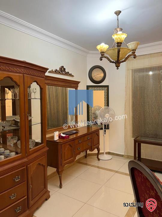 شقة أرضية مساحة 140م داخلي مع ترسات 80م للبيع في عمان - أم السماق الجنوبي