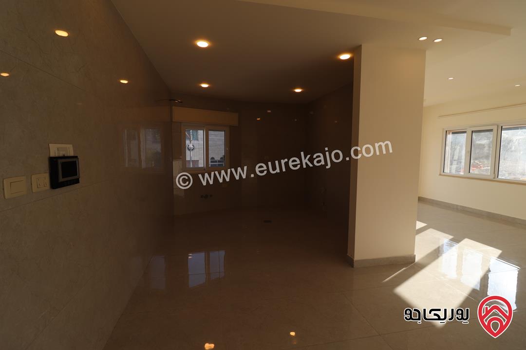 شقة جديدة مساحة 135م طابق ثالث للبيع في عمان - خلدا