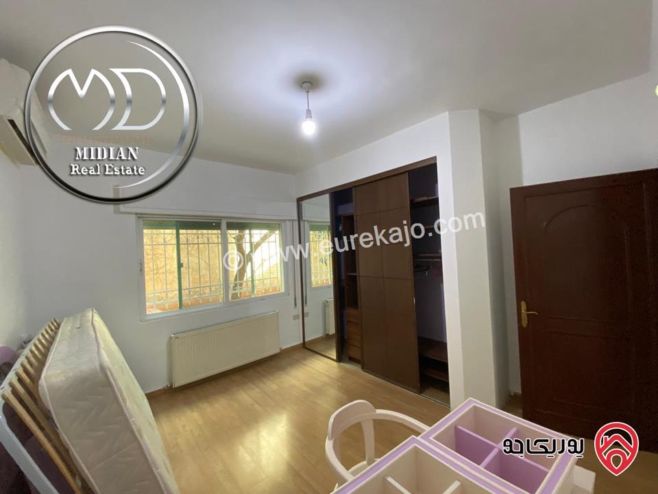 شقة ارضية للبيع في عمان - خلدا مساحة 195م مع ترس و حديقة 250م تشطيبات ديكورات سوبر ديلوكس بسعر مميز