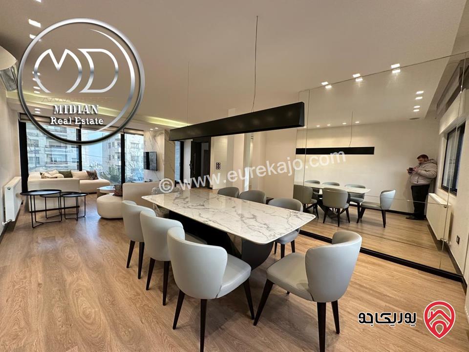 شقة مفروشة للايجار في عمان - ام السماق مساحة 300م طابق أول تشطيبات و ديكورات فندقية فرش فاخر اطلالة جميلة بسعر مميز