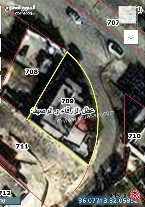 ارض تجارية استثمارية على شارعين مساحة 375م للبيع في الزرقاء - الجبل الابيض 