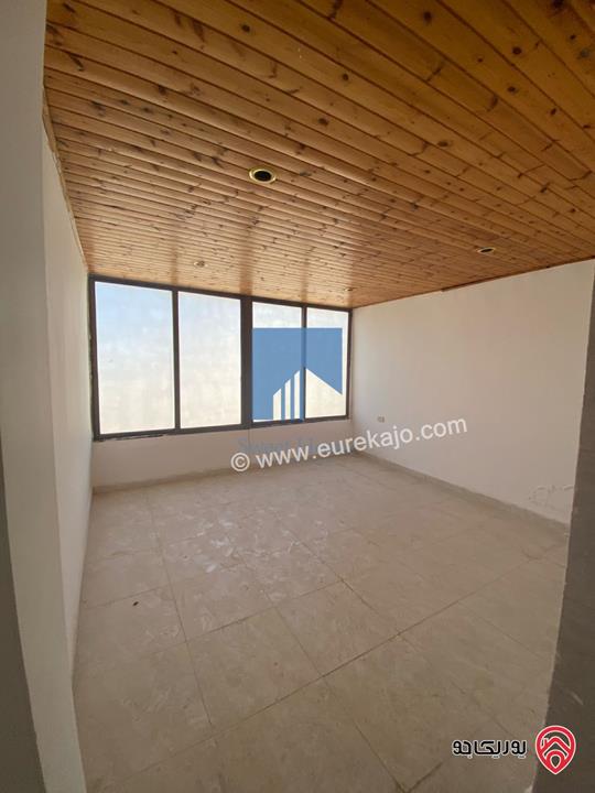 شقة مميزة طابق ثالث 150م مع روف 120م للبيع في عمان - الجندويل