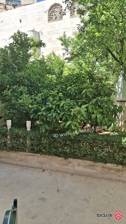 شقة ارضية مساحة 370م مع حديقة للبيع في عمان - تلاع العلي