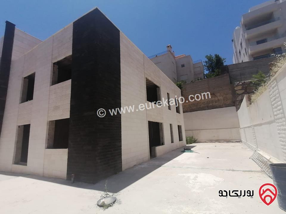 فيلا مساحة 1 دونم على أرض 940م للبيع في عمان - دابوق