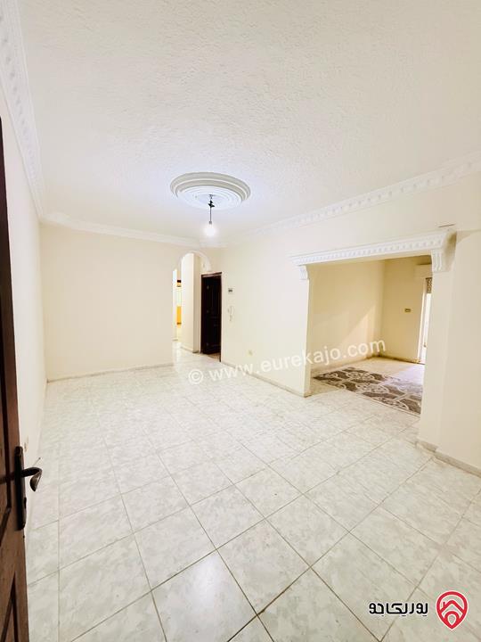 شقة طابق أرضي مساحة 200م للبيع في عمان - طبربور 