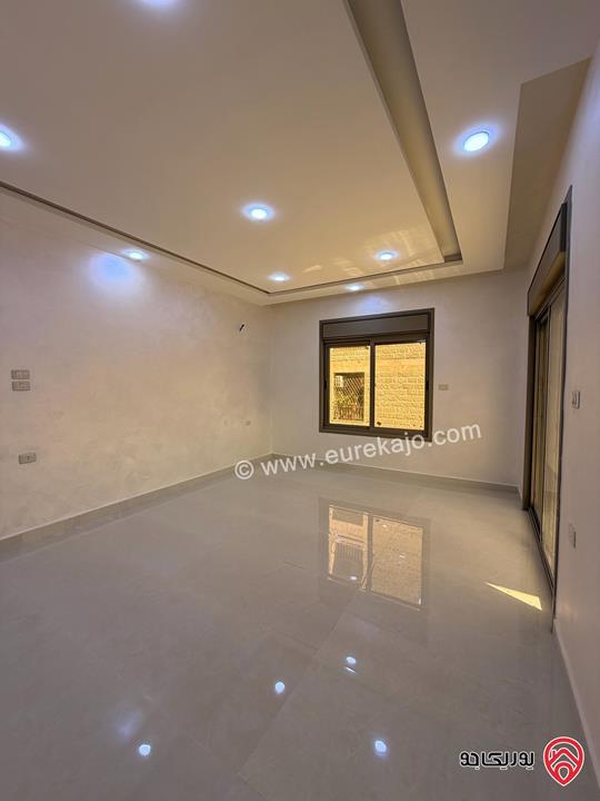 شقة طابق اول مساحة داخلية 150 متر سوبر ديلوكس للبيع في عمان - طبربور 