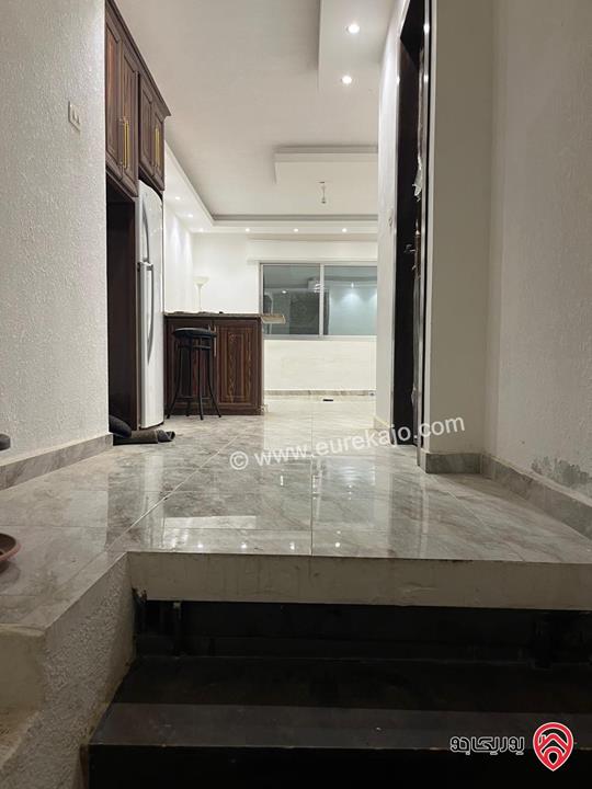 شقة طابق ثالث دوبلكس مساحة 285م للبيع في الزرقاء الجديدة السعر قابل للتفاوض من المالك مباشره 