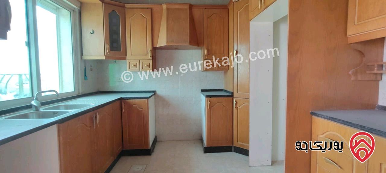 شقة مساحة 135م طابق ثالث للبيع في عمان - طبربور