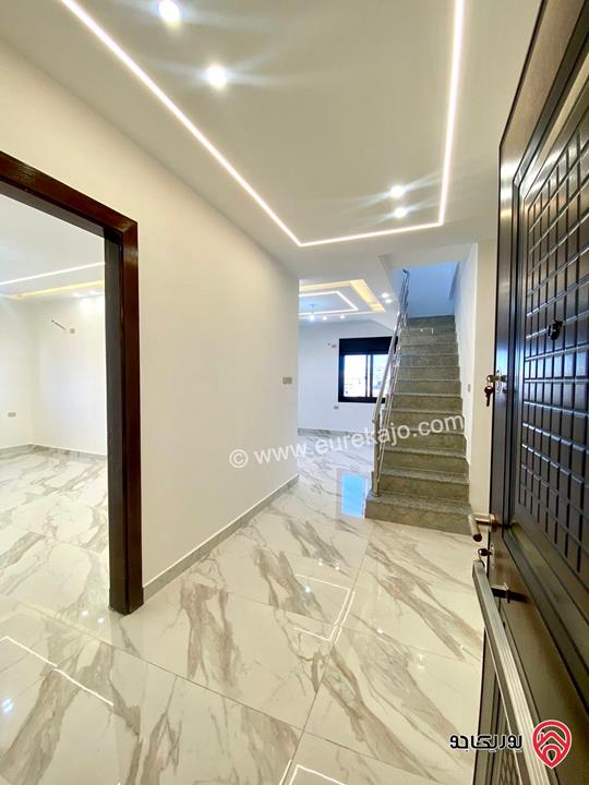 شقة مميزة دوبلكس مساحة 212م للبيع في عمان - منطقة ابو علندا اسكان الكهربا 