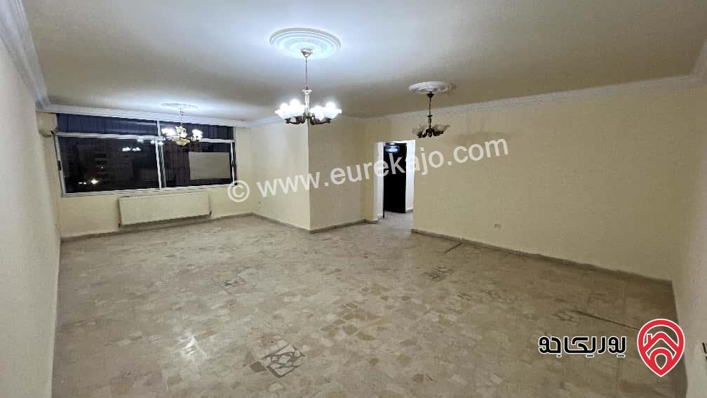 شقة طابق خامس مساحة 115م للبيع في عمان - الرونق قريبة من الدوار الثامن  