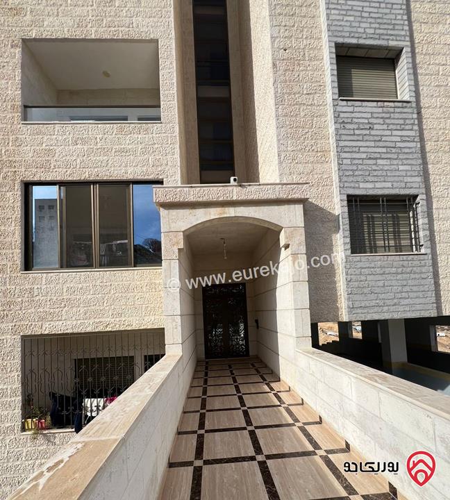 شقة مساحة 120م داخلي و 150م خارجي للبيع في عمان - ضاحية الرشيد