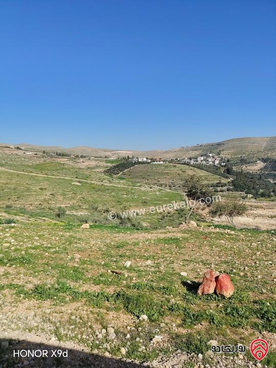 قطعة ارض مساحة 3400م للبيع في جرش على شارع جرش الزرقاء الرئيسي