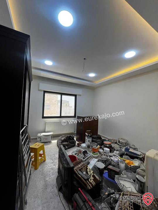 شقة سوبر ديلوكس مجددة مساحة 184م طابق ثالث للبيع في عمان - خلدا