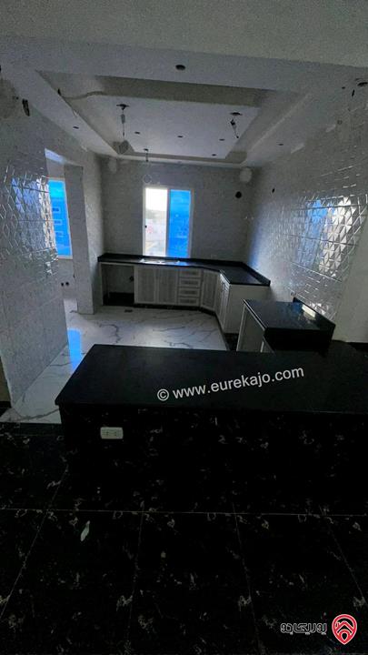 شقتين عدد 2 طابق ثاني سوبر ديلوكس مساحة 154م لكل شقة للبيع في المفرق 