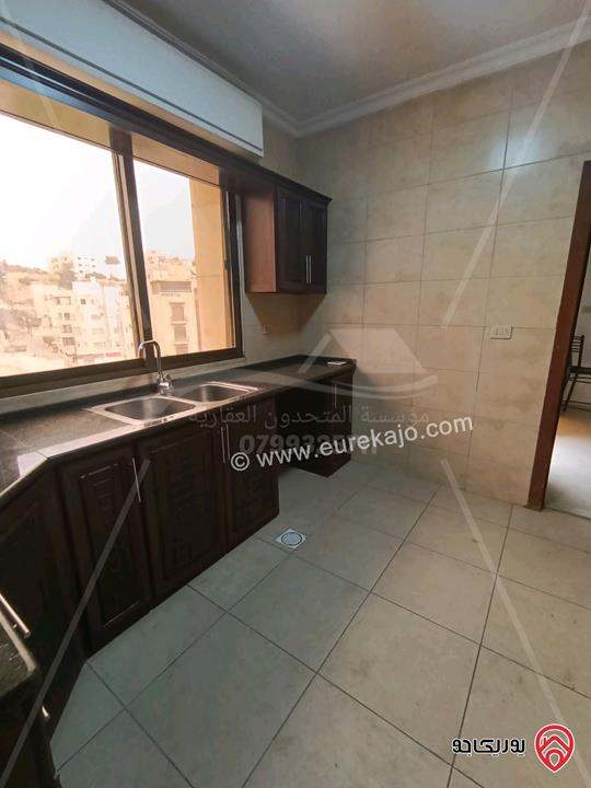 شقة فارغة مساحة 375م طابق ثالث للايجار في عمان - خلدا