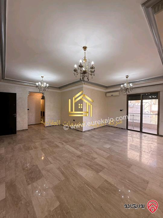 شقة فارغة طابق ثالث مساحة 195م للإيجار في عمان - دير غبار 