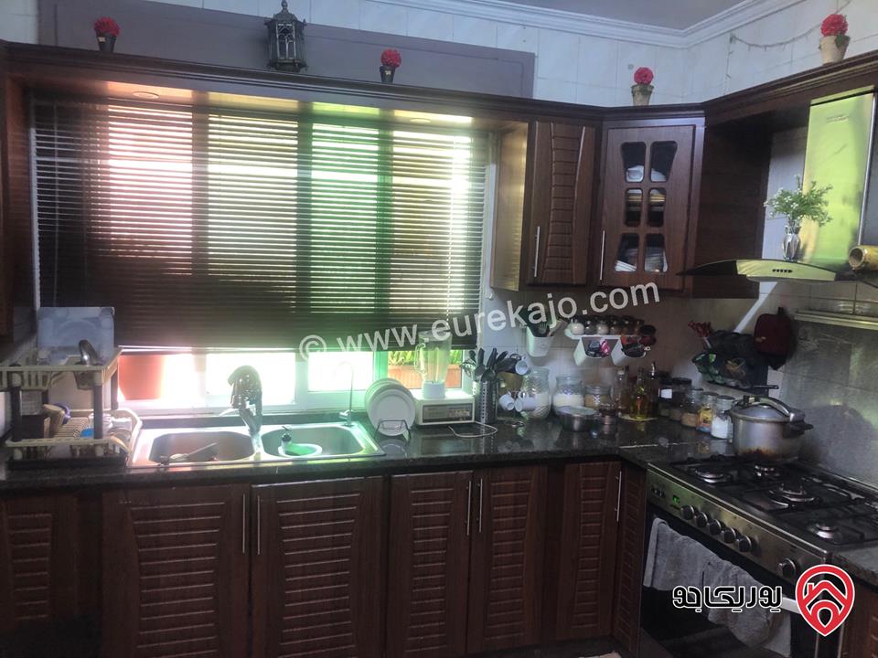 شقة طابق ثالث مساحة 120م للبيع في عمان - النصر حي عدن