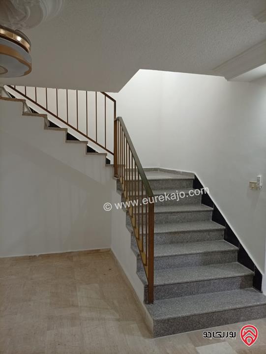 شقة دوبلكس أرضية شبه مستقلة مساحة 375م داخلي و 300م خارجي للبيع في عمان - خلدا