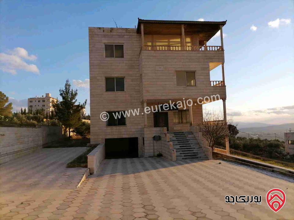 فيلا 4 طوابق على أرض 1 دونم للبيع في جرش - منطقة الجبل الاخضر 