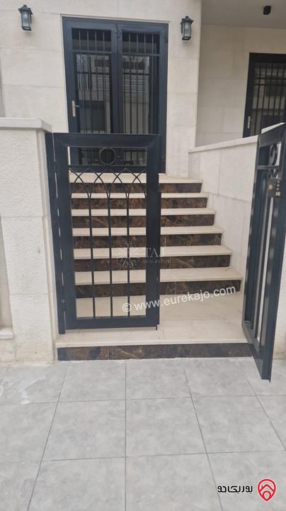 شقة فاخرة طابق اول مساحة 205م للبيع في عمان - ام اذينة