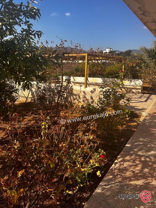 مزرعة فيها فيلا عدد 2 مساحة كل فيلا 300م على أرض 14 دونم للبيع في جرش