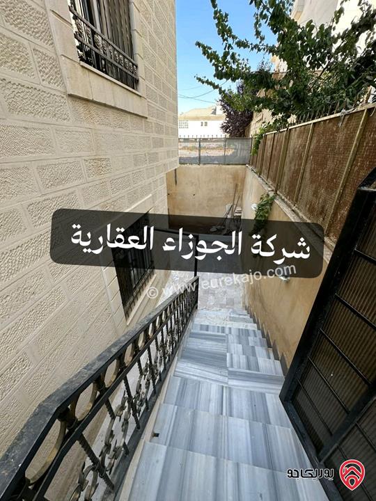 شقة طابق شبه ارضي المساحة الداخلية 180م والمساحة الخارجية 120م للايجار في عمان- البنيات 