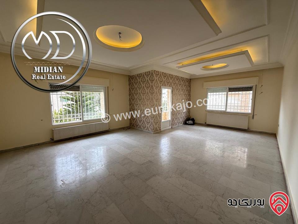 شقة فارغة للايجار في عمان - خلدا مساحة 220م طابق أول تشطيبات و ديكورات سوبر ديلوكس بسعر مميز جداً