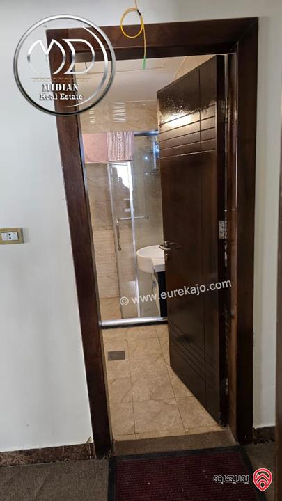 شقة مفروشة للايجار في عمان - ام السماق مساحة 130م طابق ثاني تشطيبات و فرش سوبر ديلوكس اطلالة جميلة بسعر مميز