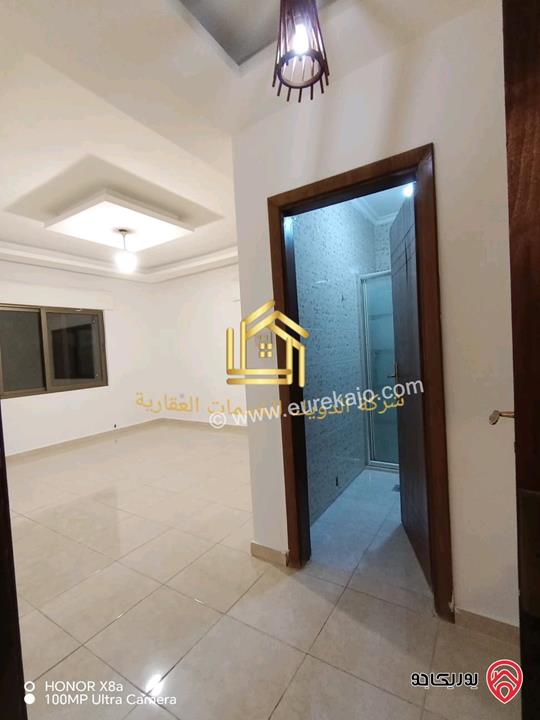 شقة فارغة طابق شبه ارضي مساحة 200م مع ترس للإيجار في عمان - ضاحية الرشيد 