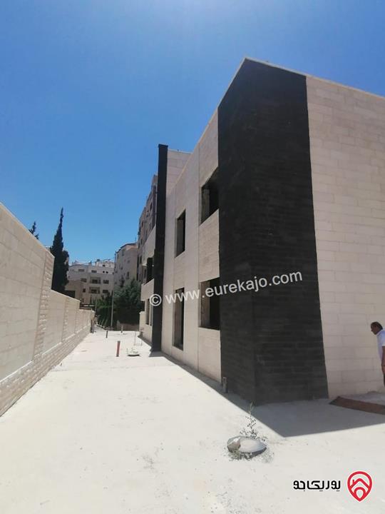 فيلا مساحة 1 دونم على أرض 940م للبيع في عمان - دابوق