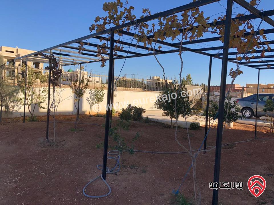 مزرعة مساحة الأرض 523م والبناء 110م للبيع في عمان - منطقة الجيزة بجانب المطار مباشرة