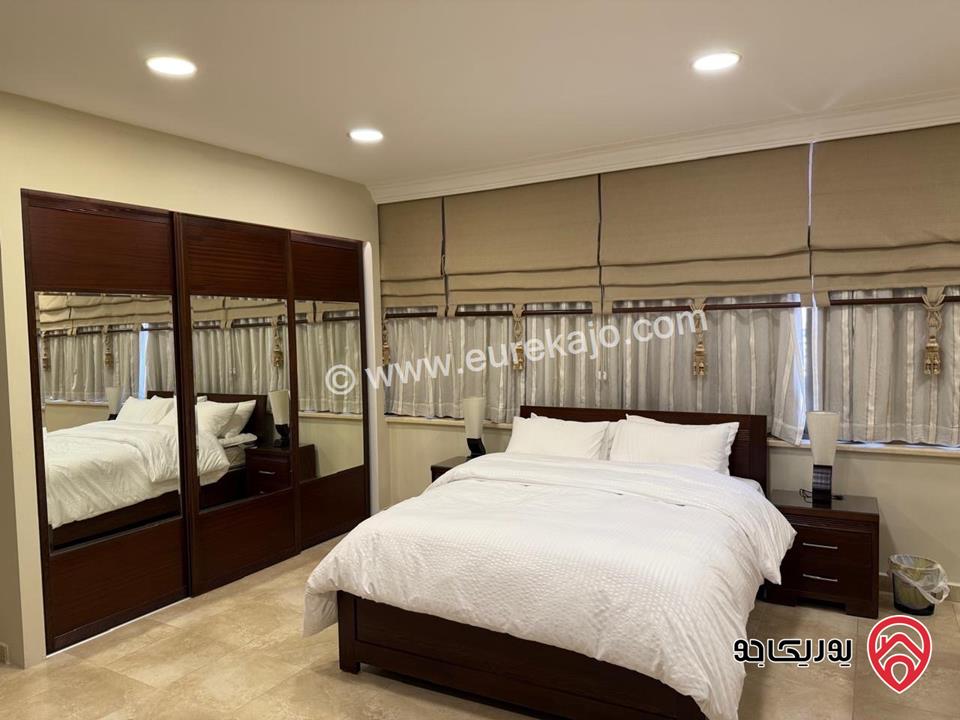 شقة سوبر ديلوكس طابق أخير مع روف مساحة 280م للايجار مفروشة في عمان - أم الكندم