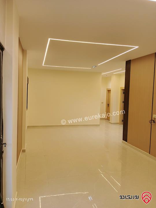 منزل مستقل مساحة 290م على أرض 303م بناء حديث للبيع في عمان - أبو علندا