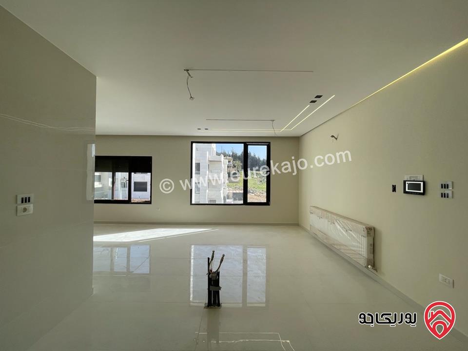 اخر شقتين طابق اول مساحة 205م للبيع في عمان - الحمر بجوار القصور الملكية 