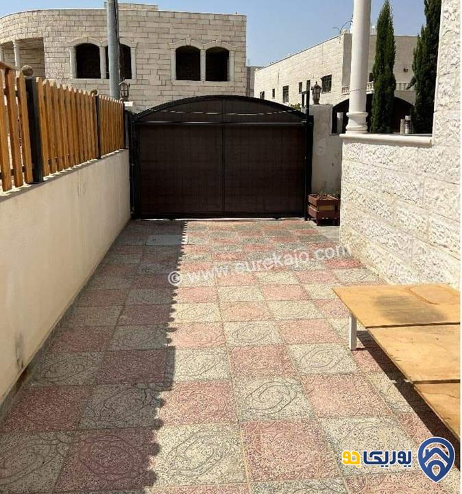 منزل مستقل لقطه مساحة الأرض 280م ومساحة البناء 325م للبيع في الزرقاء - مدينة الشرق 