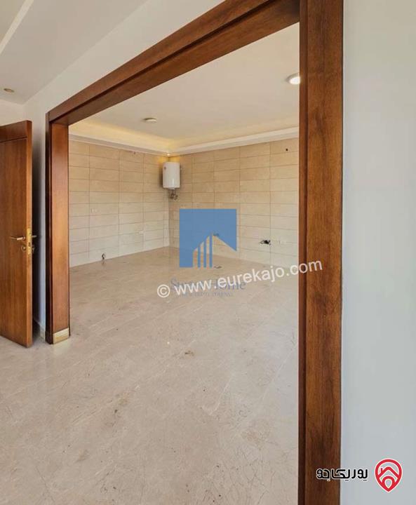 شقة طابقية طابق اول 223م تشطيب سوبر ديلوكس للبيع في عمان - دير غبار