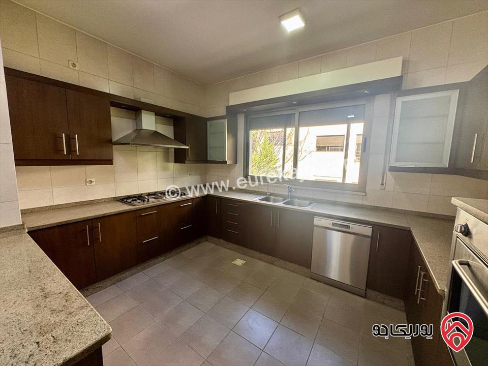 شقة فاخرة طابقية مساحة 292م طابق ارضي معلق للبيع في عمان - عبدون