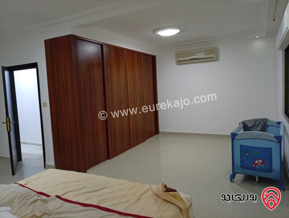 شقة دوبلكس أرضية شبه مستقلة مساحة 375م داخلي و 300م خارجي للبيع في عمان - خلدا