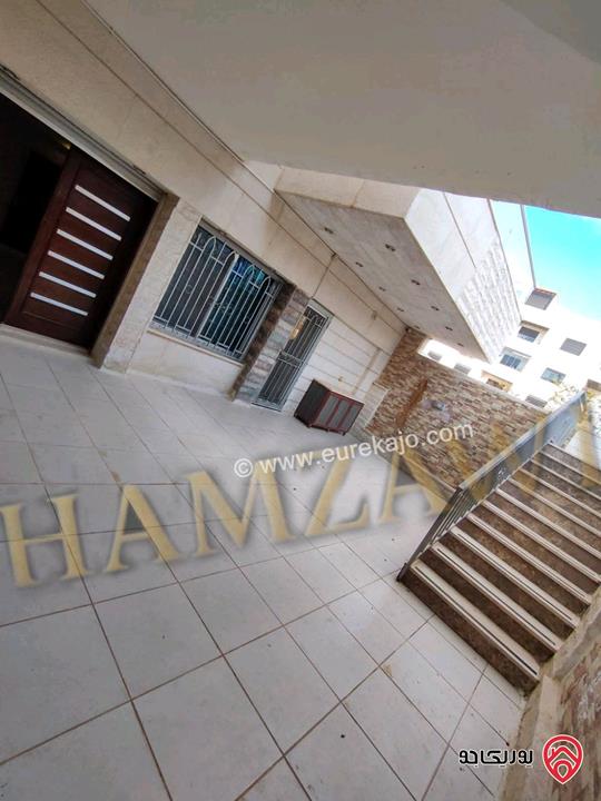 شقة فاخرة شبه أرضية مساحة 160م داخلي و 50م خارجي للايجار في عمان - طريق المطار 