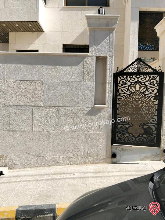 شقة طابق أرضي مساحة 180م للبيع في عمان - الجبيهة حي المنصور 