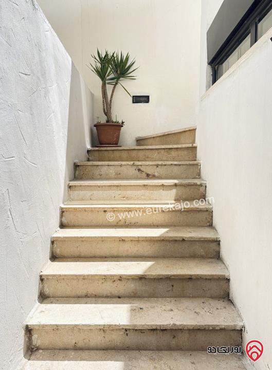 Furnished apartment 120 sqm with terrace 70 sqm For rent in Amman - Um Uthayna