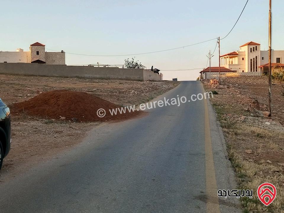 قطعة أرض مساحة 3 دونم و 400م للبيع في المفرق