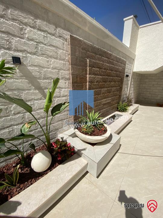 شقة فاخرة للبيع في عمان - أم أذينة قرب أبراج السادس 200م مع حديقة وترسات 250م لم تسكن