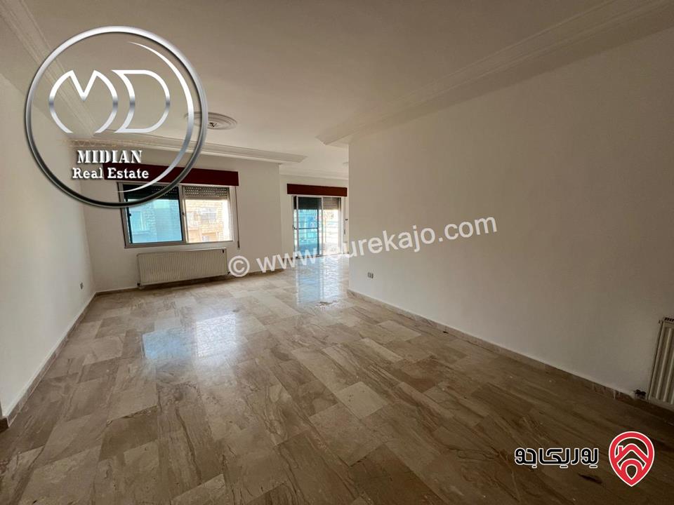 شقق فارغة للايجار في عمان - الرابية مساحة 195م تشطيب سوبر ديلوكس اطلالة جميلة بسعر مميز