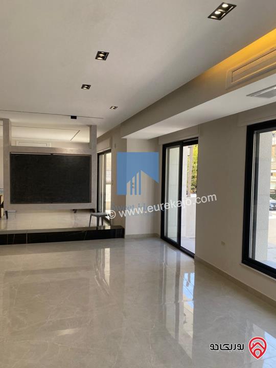 شقة أرضية فاخرة للبيع في عمان - أم أذينة قرب أبراج السادس 200م مع ترس 60م لم تسكن