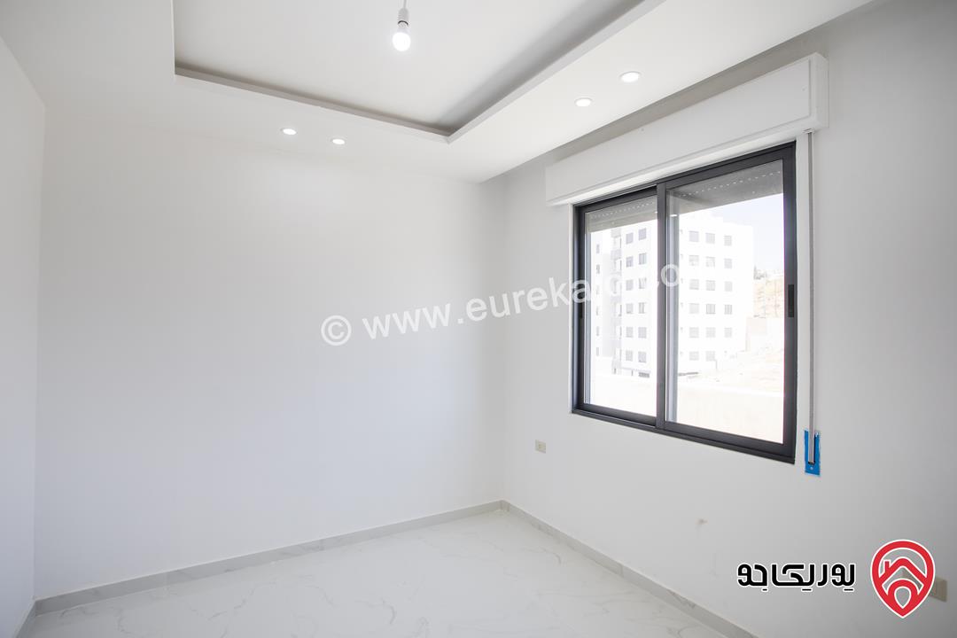 شقة فاخرة طابق ثالث مع روف مساحة 170م مع ترس 100م للبيع في عمان - ابو علندا بسعر مغري جدا مع امكانية التقسيط من المالك