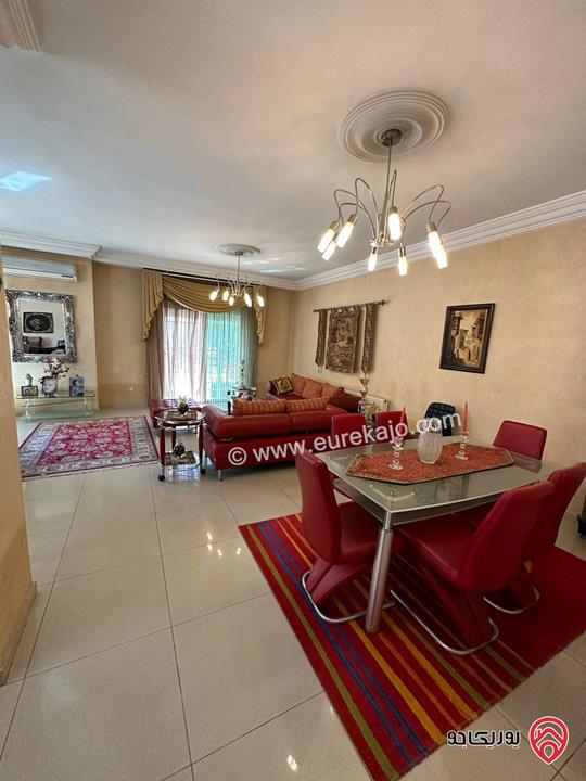 شقة فاخرة مميزة مفروشة فرش فاخر اجنبي طابق أرضي معلق مساحة 200م للبيع في عمان - عبدون